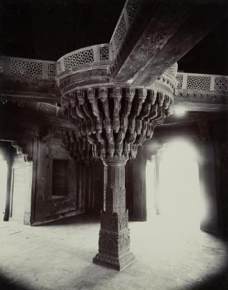 Pillar in Diwan-i Khas at Fatehpur Sikri