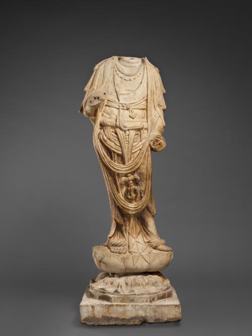 Standing bodhisattva (probably Guanyin)