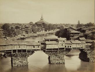 Srinagar -- Bridge of shops