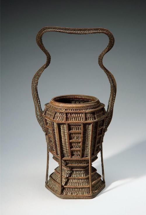 Flower-arranging basket for tea ceremony | hanakago