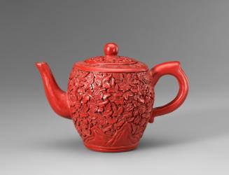 Teapot with design of flowers