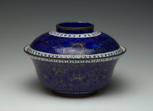 Bowl with lid