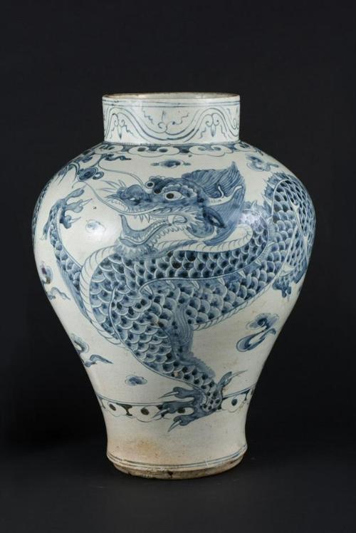 Jar with dragon design