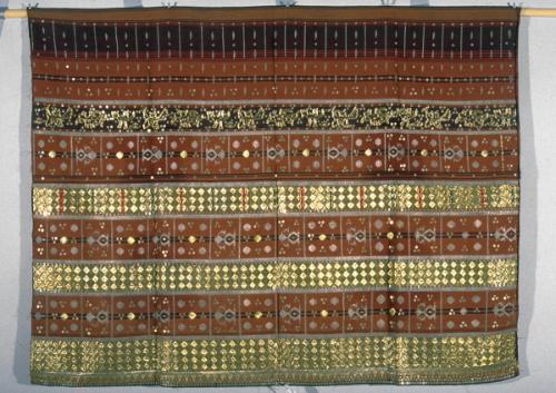 Woman's skirt-cloth (tapis)